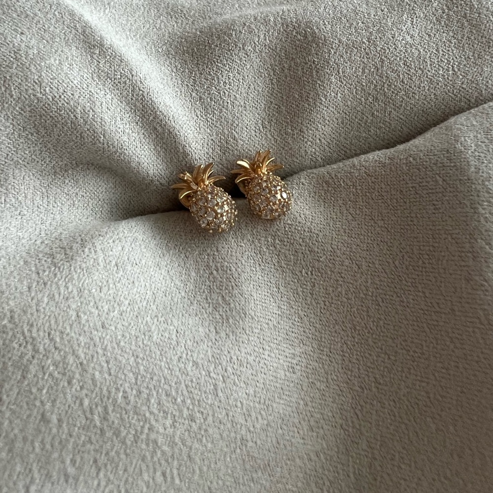 Gold pineapple stud earrings